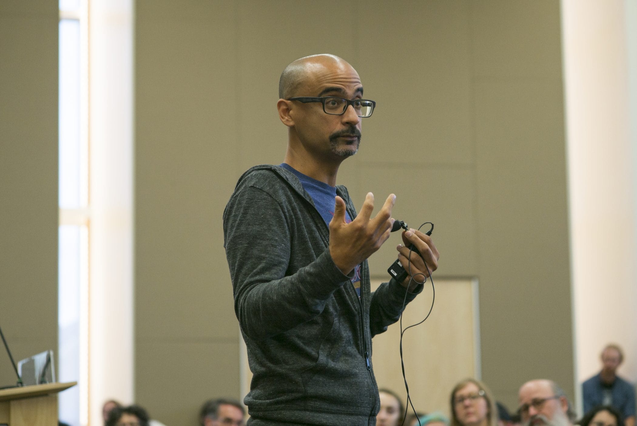 Junot Díaz enganges an overflow crowd of 500 people at James Cabell's lecture hall