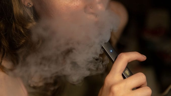 Researchers find e cigarettes help reduce smoking presence of