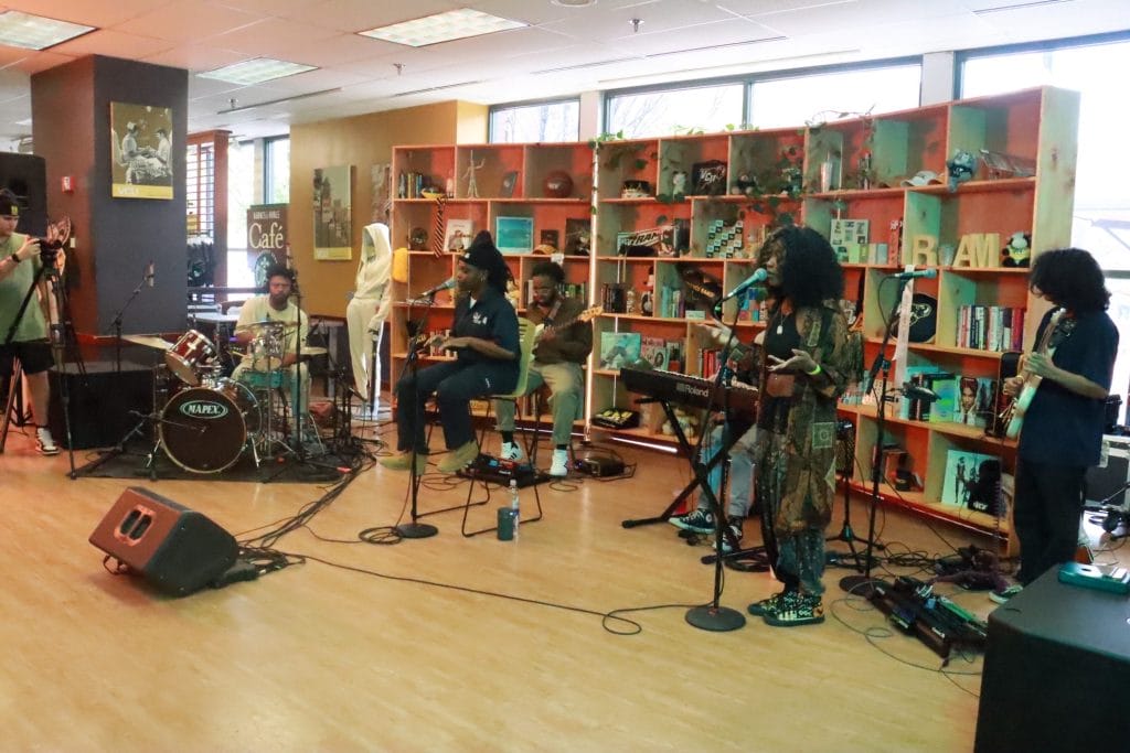 VCU event uplifts, showcases local artists in intimate setting