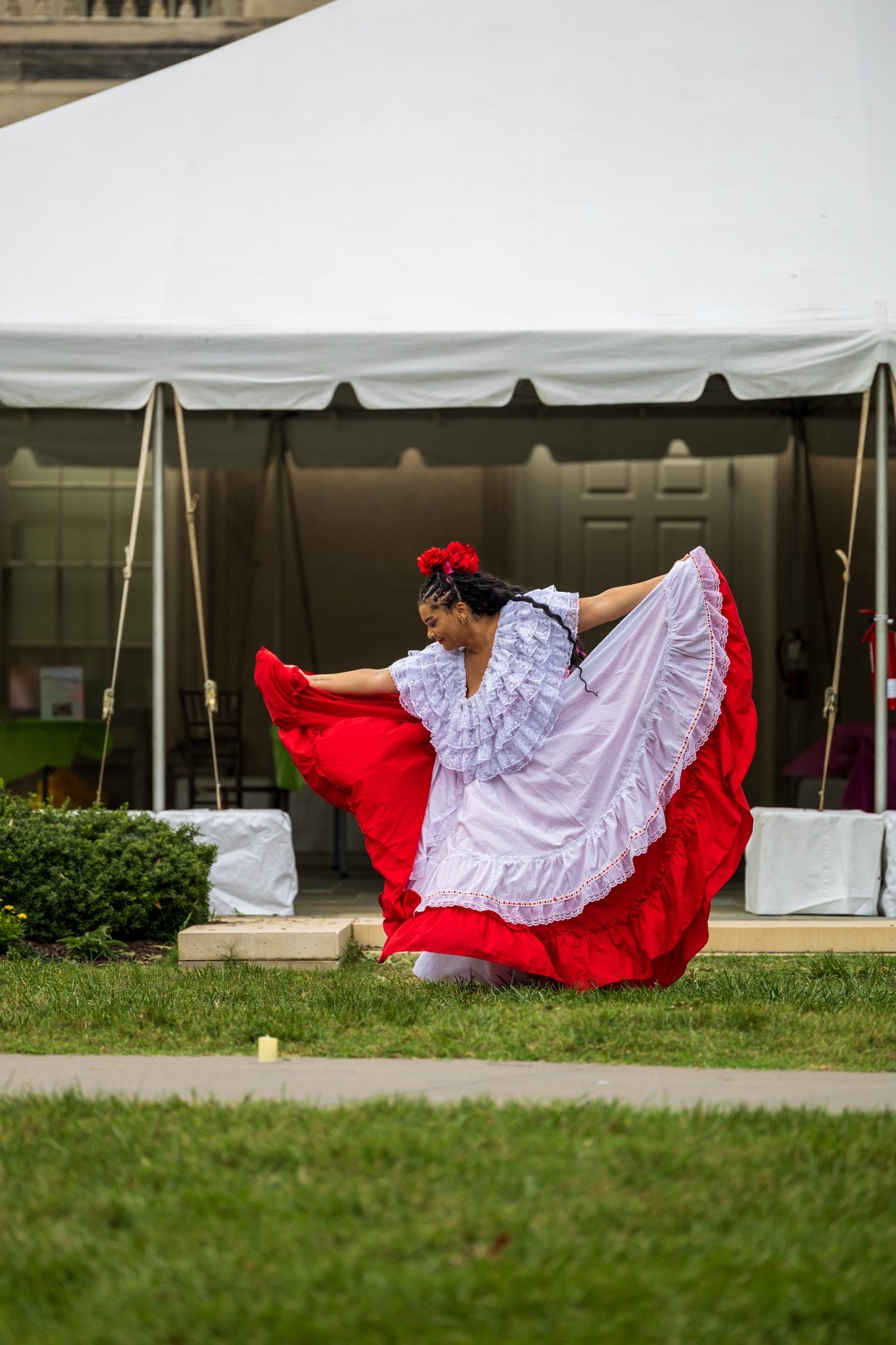 ‘One of a kind experience’: People connect with and learn about Colombian art, culture