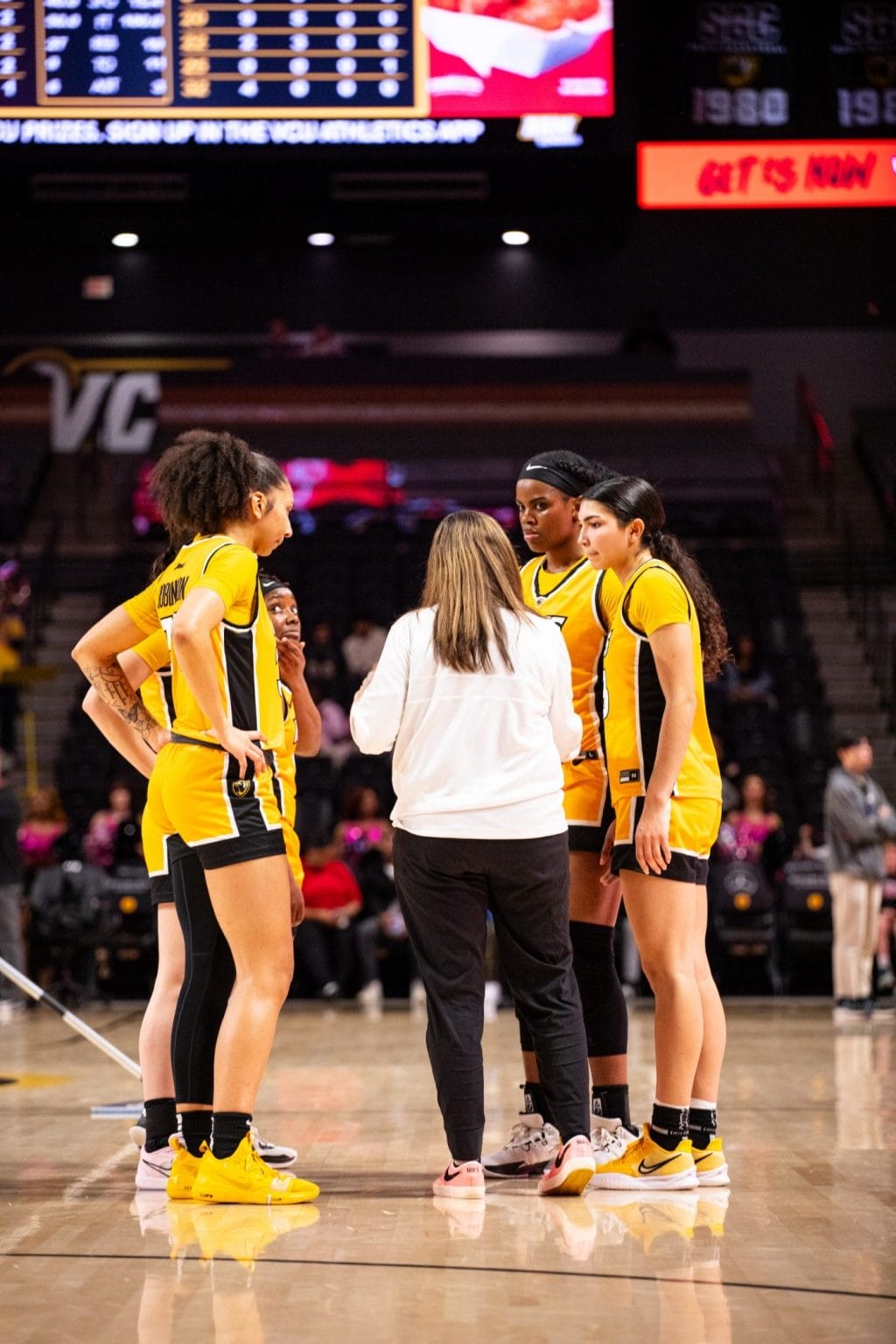 Spiders bite Rams’ four-game winning streak, 65-58