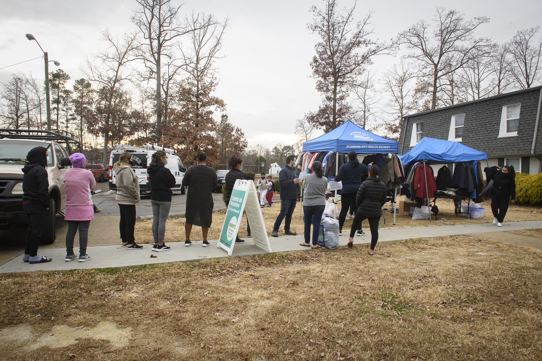 Spreading holiday cheer: VCU community members team up to donate winter clothing