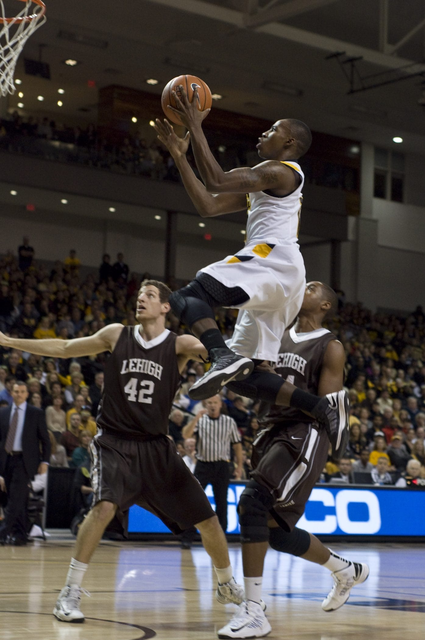 mbball_vs_lehigh_cc_01052013_108